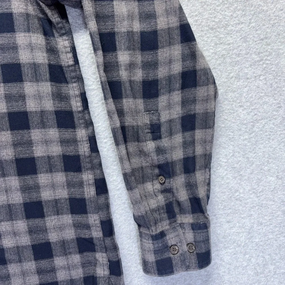 Banana Republic Shirt Mens Large Gray Plaid Button Down Flannel Untucked Fit‎